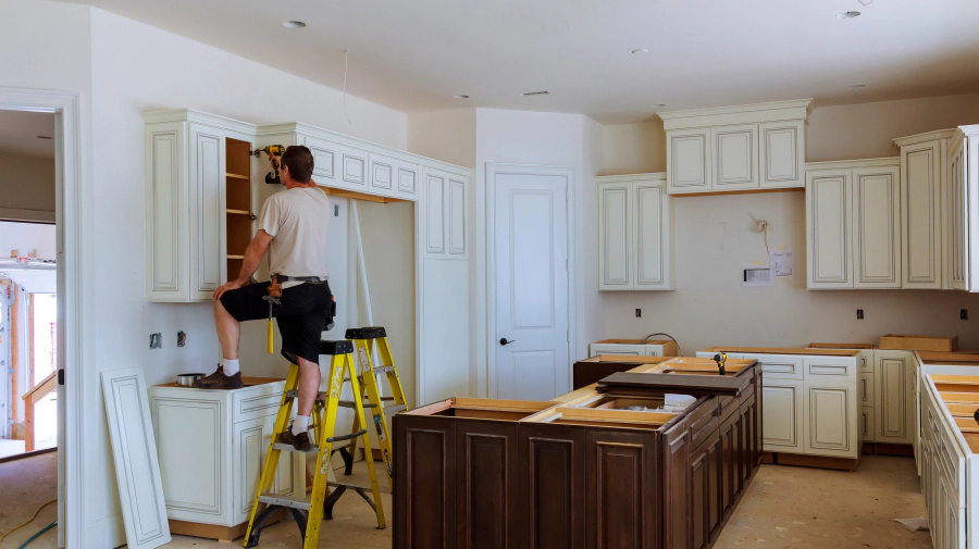 contractor installing custom cabinetry sioux city ia
